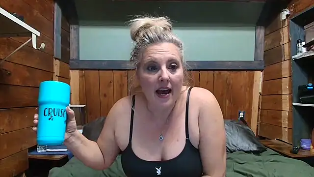 Snapshot of lisaxlovexxx chatting on May 2026 01:43:02 AM lisaxlovexxx online show from May 2026 01:43:02 AM