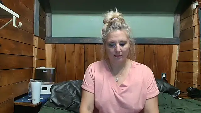 Snapshot of lisaxlovexxx chatting on May 2026 06:26:02 PM lisaxlovexxx online show from May 2026 06:26:02 PM