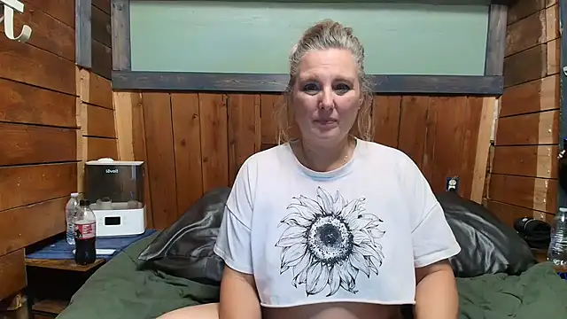 Snapshot of lisaxlovexxx chatting on May 2026 02:30:01 AM lisaxlovexxx online show from May 2026 02:30:01 AM