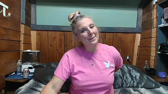 Snapshot of lisaxlovexxx chatting on May 2026 02:42:02 AM lisaxlovexxx online show from May 2026 02:42:02 AM