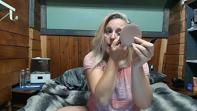 Snapshot of lisaxlovexxx chatting on May 2026 01:02:02 AM lisaxlovexxx online show from May 2026 01:02:02 AM
