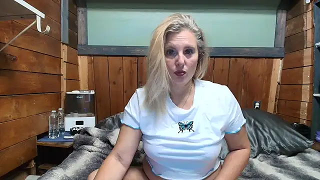 Snapshot of lisaxlovexxx chatting on May 2026 06:14:02 PM lisaxlovexxx online show from May 2026 06:14:02 PM