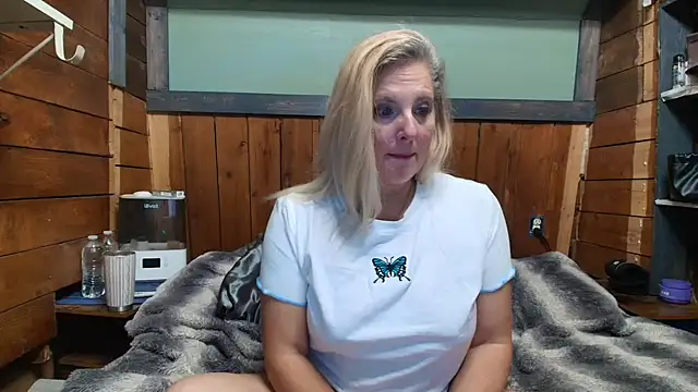 Snapshot of lisaxlovexxx chatting on May 2026 02:07:01 AM lisaxlovexxx online show from May 2026 02:07:01 AM