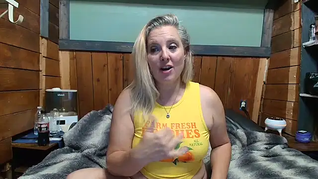 Snapshot of lisaxlovexxx chatting on May 2026 01:57:16 AM lisaxlovexxx online show from May 2026 01:57:16 AM