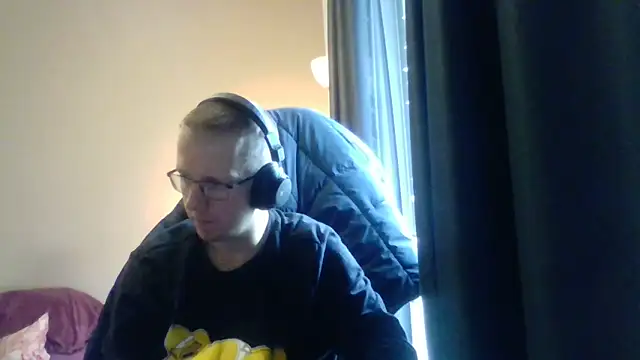 Snapshot of David250692 chatting on October 2025 10:28:02 AM David250692 online show from October 2025 10:28:02 AM