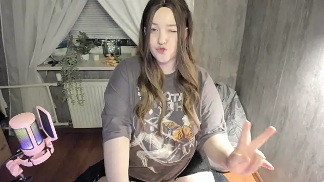 Sophia Edwards online show from February 2025 06:08:02 PM