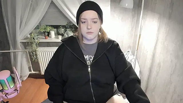 Sophia Edwards online show from February 2025 06:36:02 PM