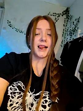 Sophia Edwards online show from April 2026 12:08:02 AM