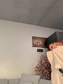 CurvyDesire1 online show from December 2025 01:05:02 PM