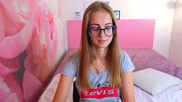 AliceAdams online show from September 2025 07:35:02 AM