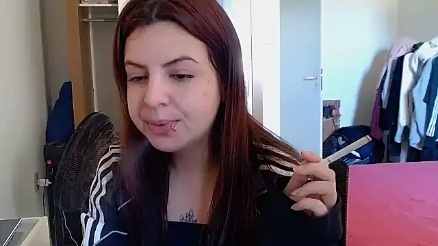 chelbyy online show from September 2025 12:52:02 PM