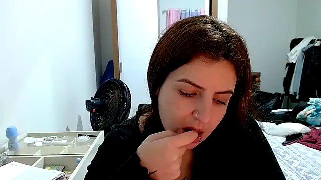 chelbyy online show from October 2025 12:38:01 AM