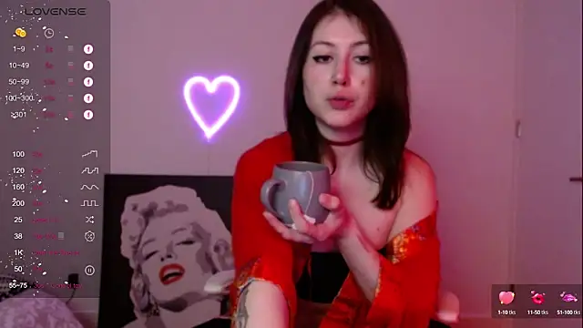 Snapshot of PlayfulApril chatting on February 2025 01:29:02 AM PlayfulApril online show from February 2025 01:29:02 AM