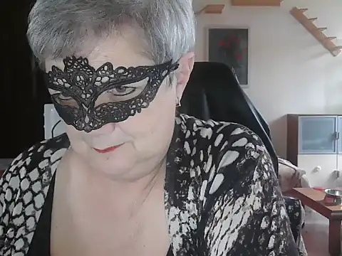Snapshot of simona60 chatting on May 2026 01:18:02 PM simona60 online show from May 2026 01:18:02 PM