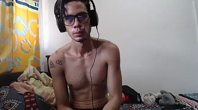 Snapshot of alisterxxx chatting on February 2025 02:56:02 PM alisterxxx online show from February 2025 02:56:02 PM
