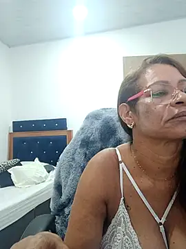 Snapshot of BustyMilf_ chatting on October 2025 01:09:01 PM BustyMilf online show from October 2025 01:09:01 PM