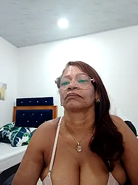 Snapshot of BustyMilf_ chatting on October 2025 01:10:02 PM BustyMilf online show from October 2025 01:10:02 PM