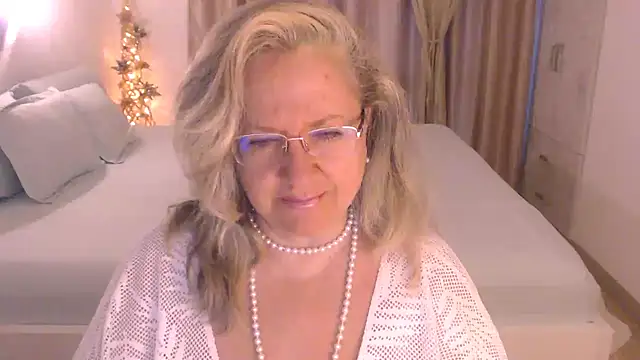 Raisshy online show from October 2025 04:56:02 AM