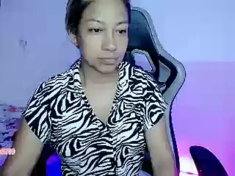 ninatiny online show from December 2024 11:51:02 AM