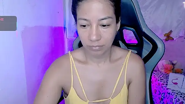 ninatiny online show from October 2025 10:56:01 AM