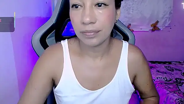 ninatiny online show from October 2025 10:29:01 AM