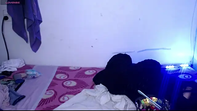ninatiny online show from April 2026 11:56:02 AM