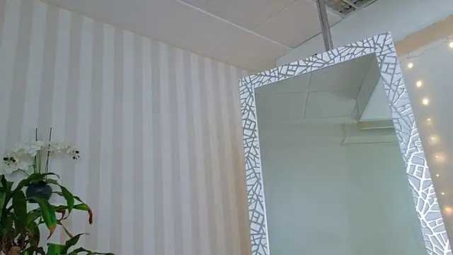 girl nextd00r online show from March 2025 04:55:02 PM