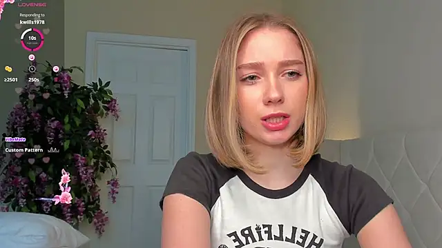 Snapshot of BabyEllen chatting on January 2025 06:53:02 PM BabyEllen online show from January 2025 06:53:02 PM