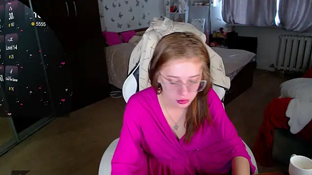 Snapshot of Kira_honeyy chatting on April 2026 06:51:02 AM Kira honeyy online show from April 2026 06:51:02 AM