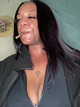 Snapshot of AlexaTheSlut chatting on January 2025 10:24:01 PM AlexaTheSlut online show from January 2025 10:24:01 PM