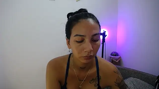 Allyson Smith online show from January 2025 10:13:02 PM