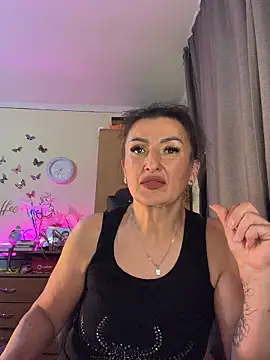 Hotangel75 online show from June 2026 05:39:01 PM