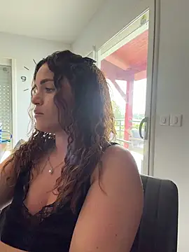Clara-xoxo online show from June 2026 12:52:02 PM