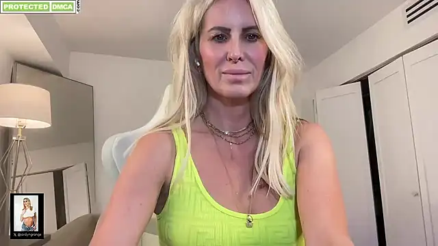 Snapshot of JordynGrange chatting on October 2025 10:49:02 PM JordynGrange online show from October 2025 10:49:02 PM