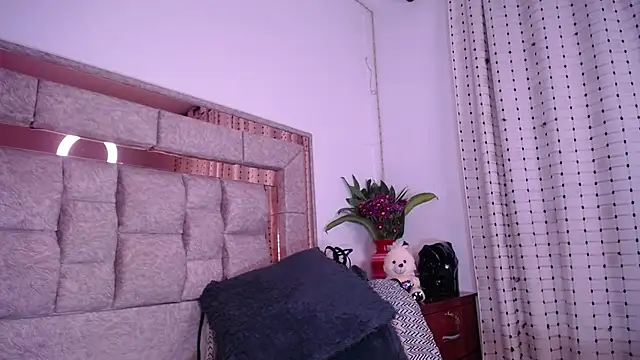 salomecastro  online show from March 2025 09:40:02 AM