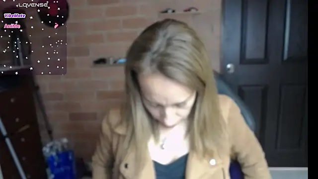 cristin doll  online show from May 2026 07:52:02 PM