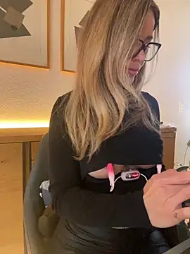 Etwas neugierig online show from January 2025 09:13:01 AM