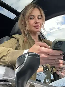 Etwas neugierig online show from April 2026 12:37:01 PM