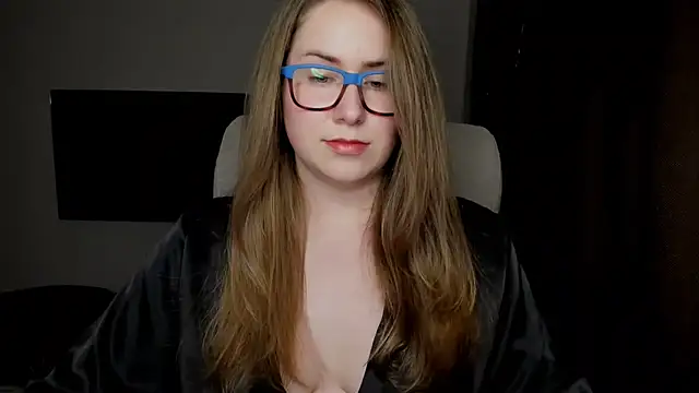 Snapshot of SeasonalSomeone chatting on October 2025 11:29:02 PM SeasonalSomeone online show from October 2025 11:29:02 PM