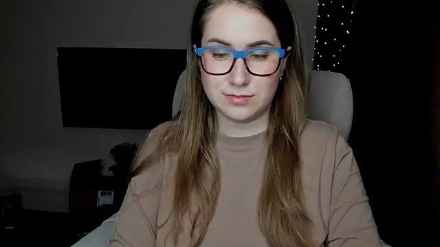 Snapshot of SeasonalSomeone chatting on November 2025 09:39:01 PM SeasonalSomeone online show from November 2025 09:39:01 PM