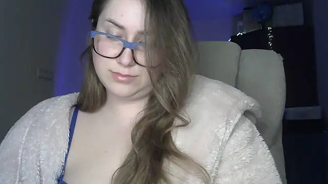 SeasonalSomeone online show from April 2026 10:05:01 PM