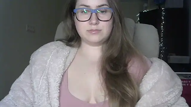 SeasonalSomeone online show from April 2026 09:08:01 PM