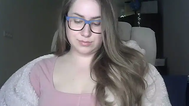 SeasonalSomeone online show from May 2026 10:39:02 PM