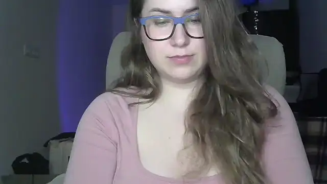 SeasonalSomeone online show from May 2026 11:23:02 PM