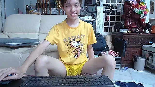 Snapshot of andrewooi chatting on December 2024 12:34:01 PM andrewooi online show from December 2024 12:34:01 PM