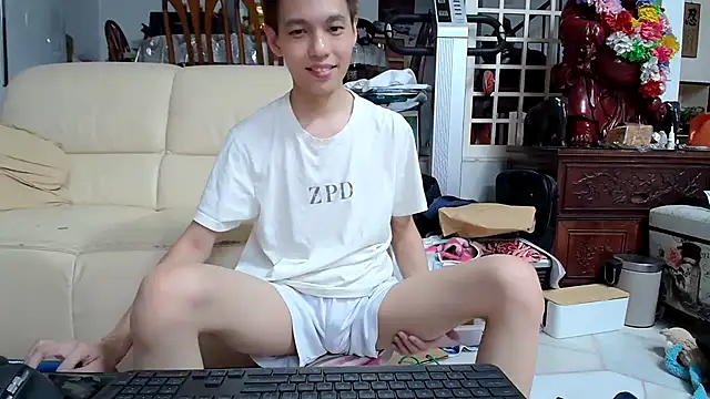Snapshot of andrewooi chatting on January 2025 01:57:02 PM andrewooi online show from January 2025 01:57:02 PM