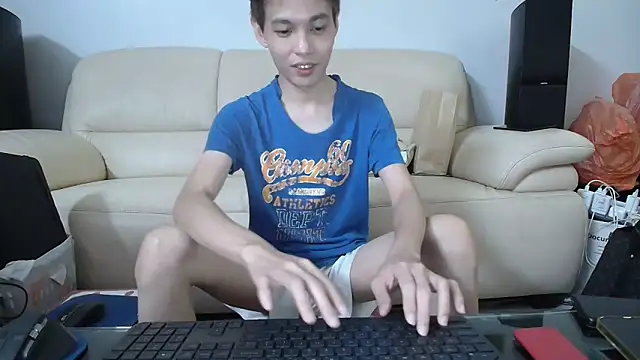 Snapshot of andrewooi chatting on February 2025 01:06:01 PM andrewooi online show from February 2025 01:06:01 PM