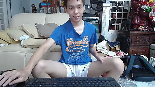 Snapshot of andrewooi chatting on February 2025 04:51:01 PM andrewooi online show from February 2025 04:51:01 PM