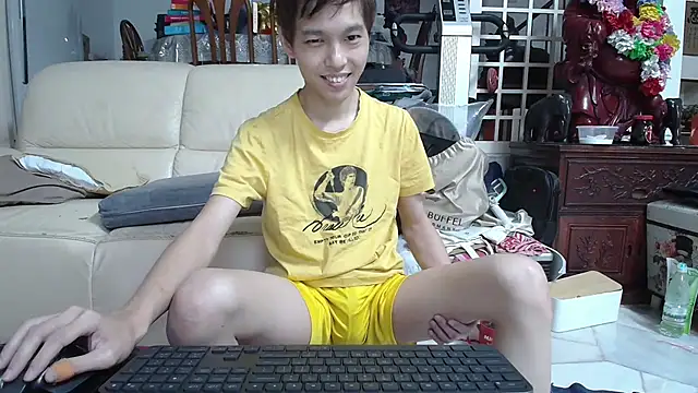 Snapshot of andrewooi chatting on March 2025 05:54:01 AM andrewooi online show from March 2025 05:54:01 AM