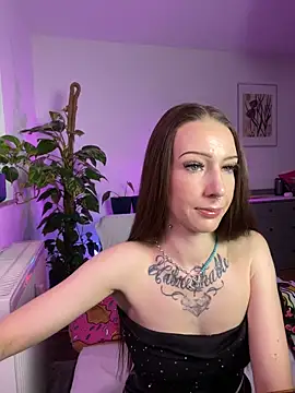 Snapshot of Trixie-Tainted chatting on December 2024 04:27:02 PM Trixie-Tainted online show from December 2024 04:27:02 PM